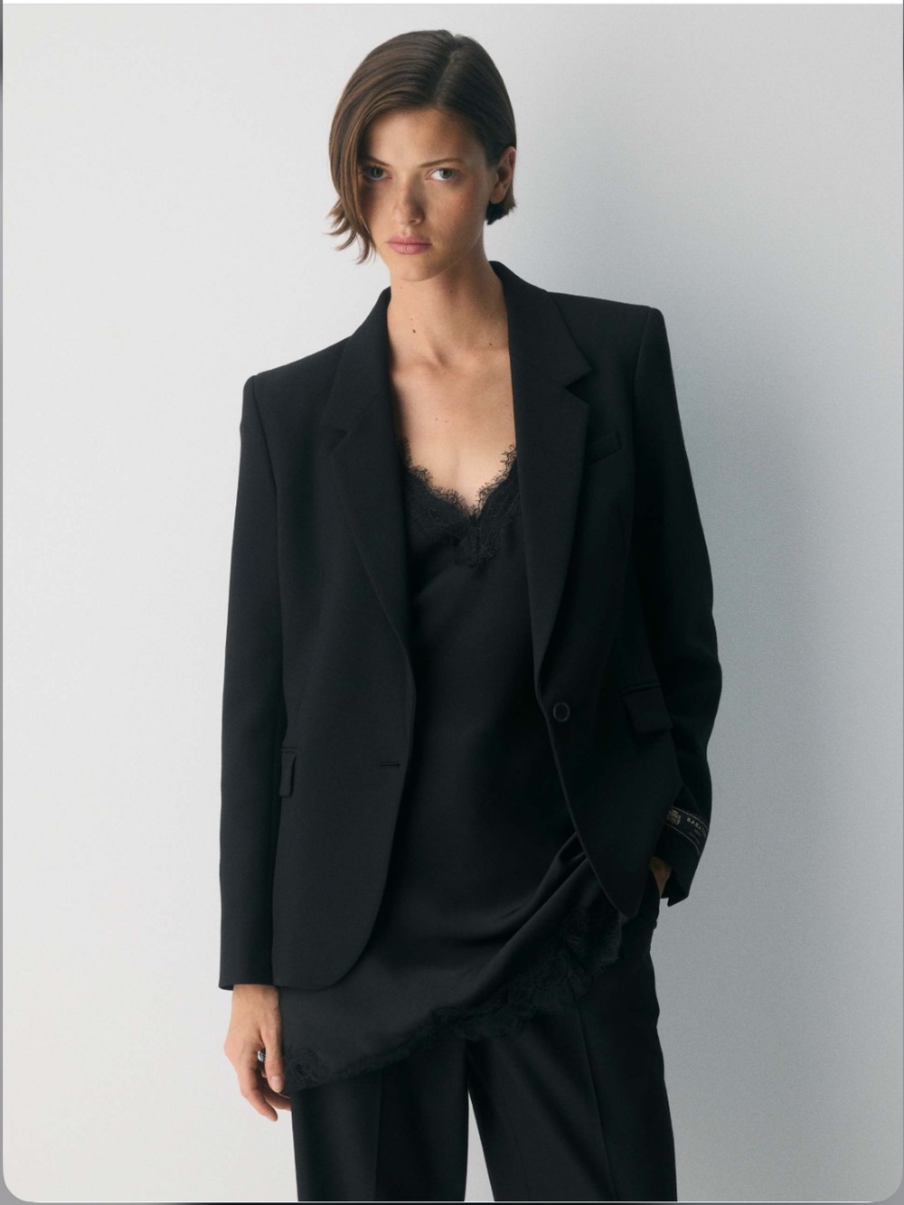 Aritzia Babaton Producer Blazer Black Tailored Single Breasted Jacket Size 10